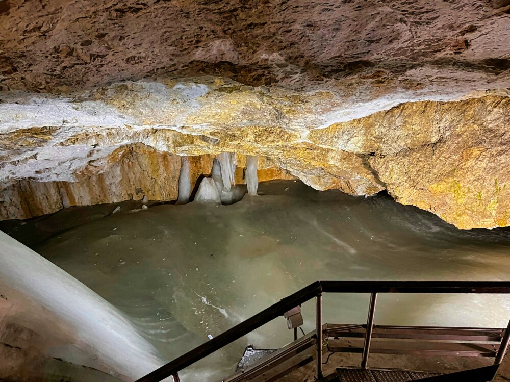 Добшинская пещера. Застывший водопад