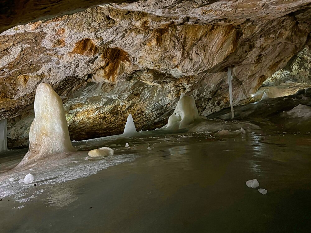 Добшинская пещера. Застывшее озеро