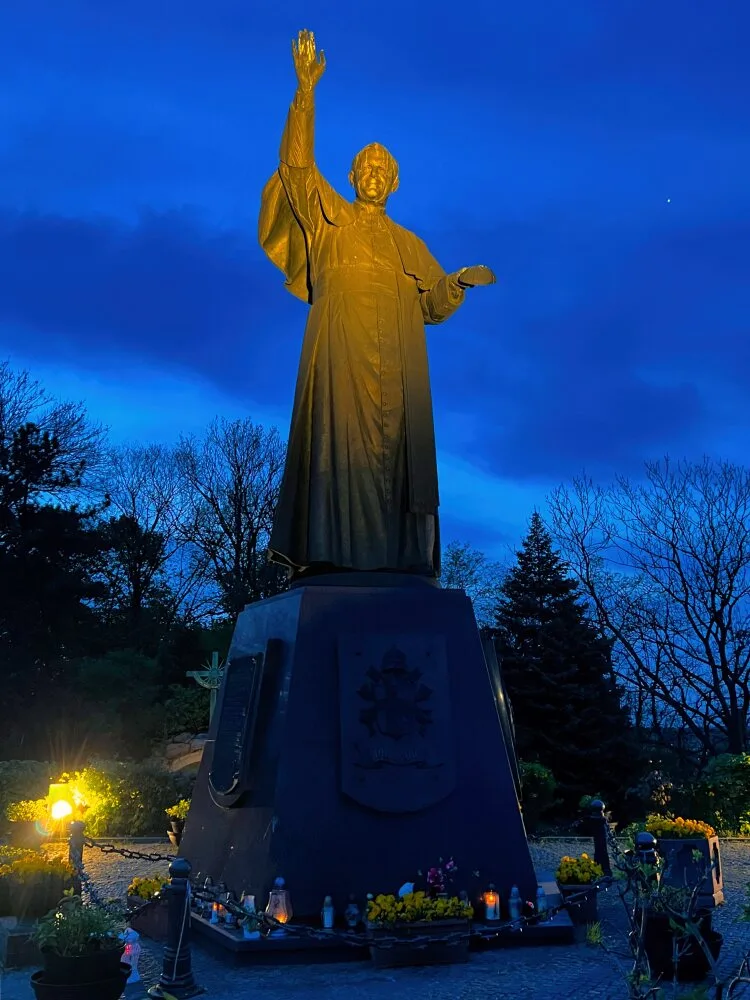 Ченстохова. Статуя Иоанна Павла II