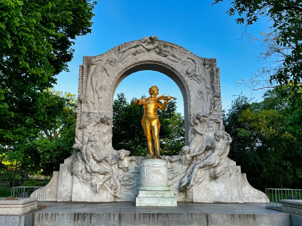 Венский городской парк, памятник Иоганну Штраусу