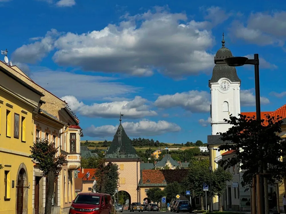 Левоча