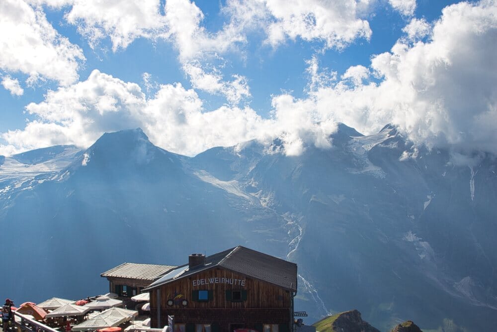 Пик Эдельвейс, 2571 м